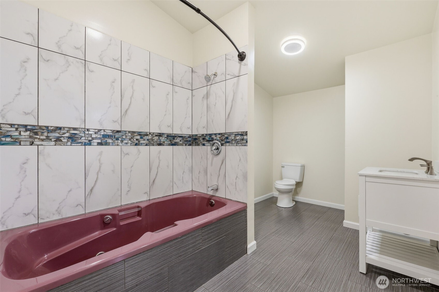31061 W Lake Morton Drive SE, Kent, WA 98042