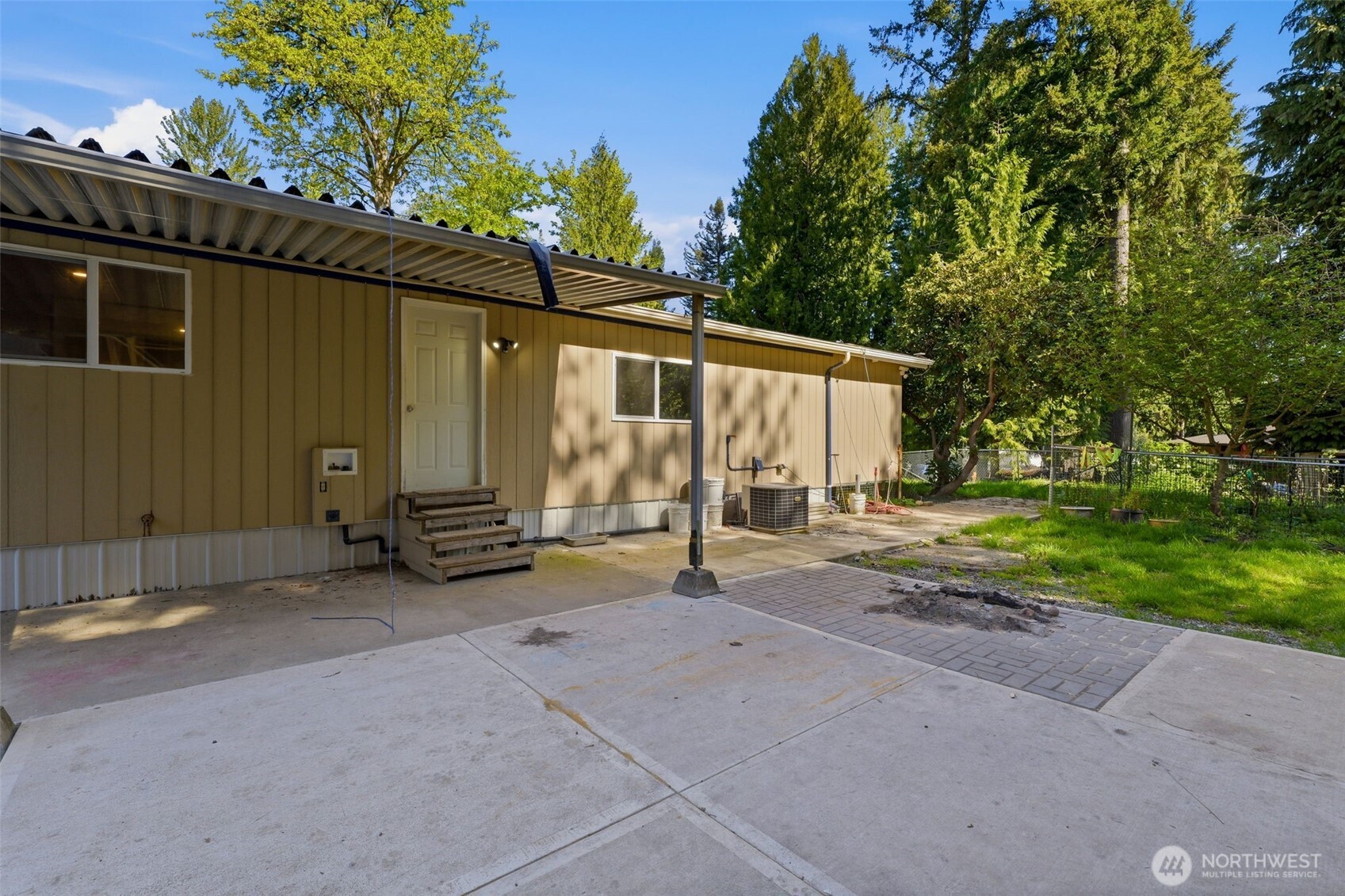 31061 W Lake Morton Drive SE, Kent, WA 98042