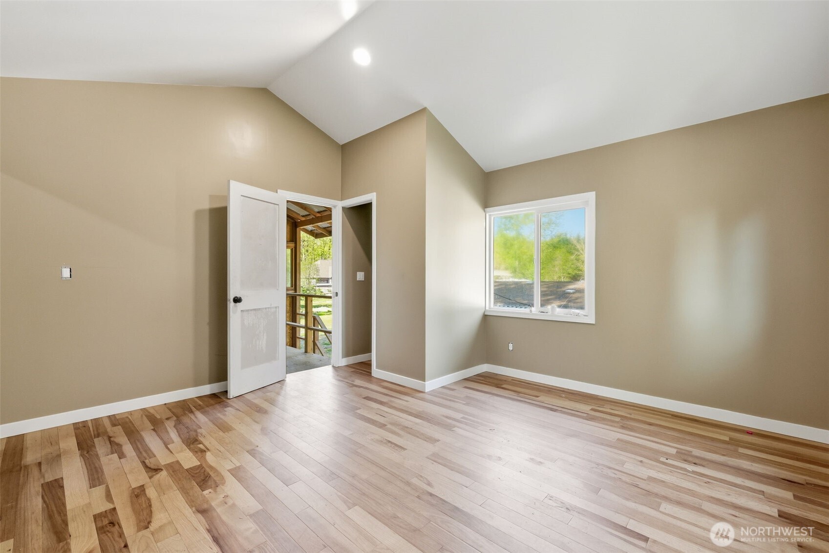31061 W Lake Morton Drive SE, Kent, WA 98042