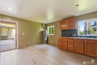31061 W Lake Morton Drive SE, Kent, WA 98042 - Photo 36