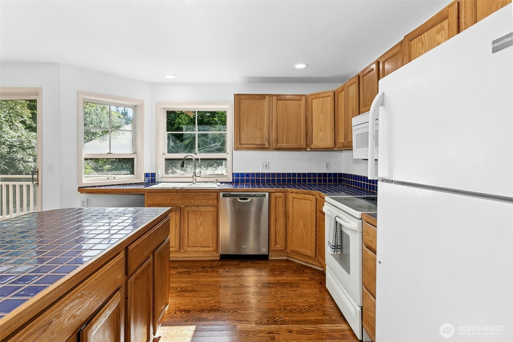 18901 61 Avenue NE, Kenmore, WA 98028