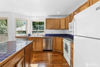 18901 61 Avenue NE, Kenmore, WA 98028 - Photo 19