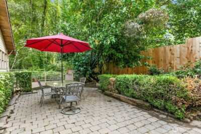 18901 61 Avenue NE, Kenmore, WA 98028 - Photo 2