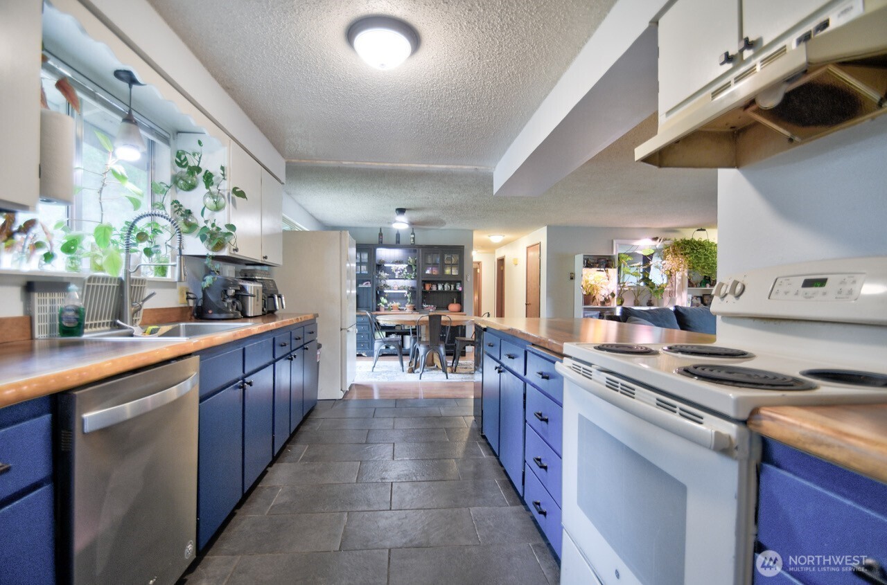 8548 178th Avenue SW, Rochester, WA 98579