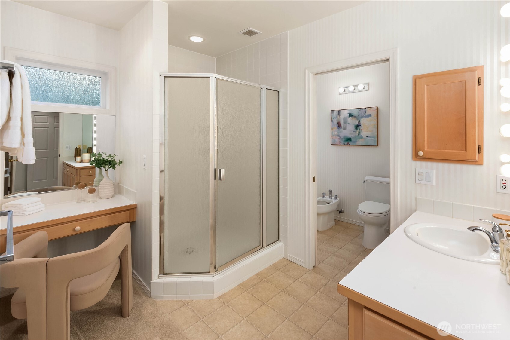 9633 NE 28th Street , Clyde Hill, WA 98004