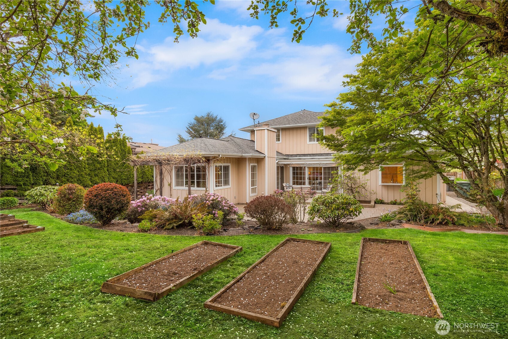 9633 NE 28th Street , Clyde Hill, WA 98004