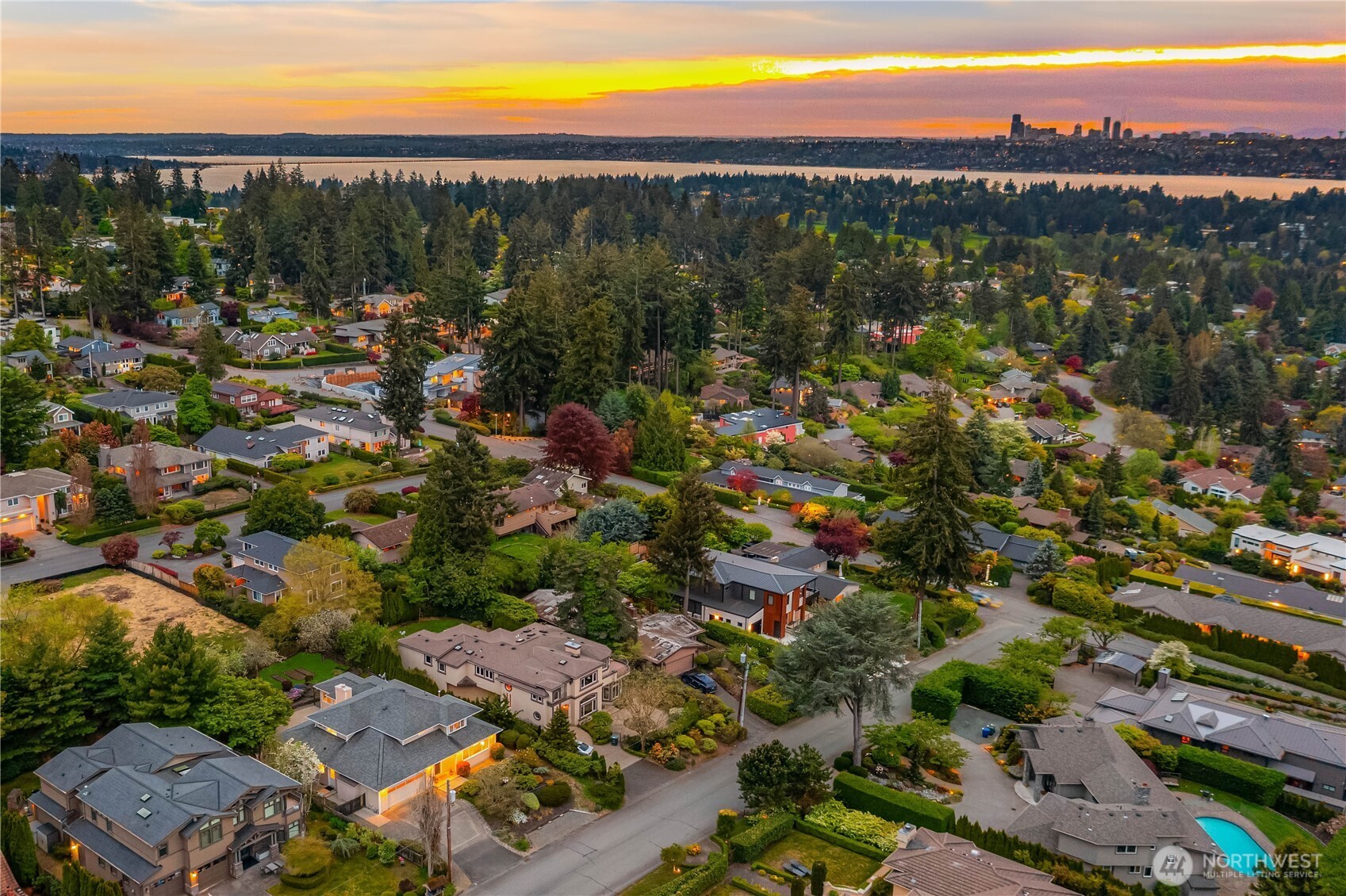 9633 NE 28th Street , Clyde Hill, WA 98004