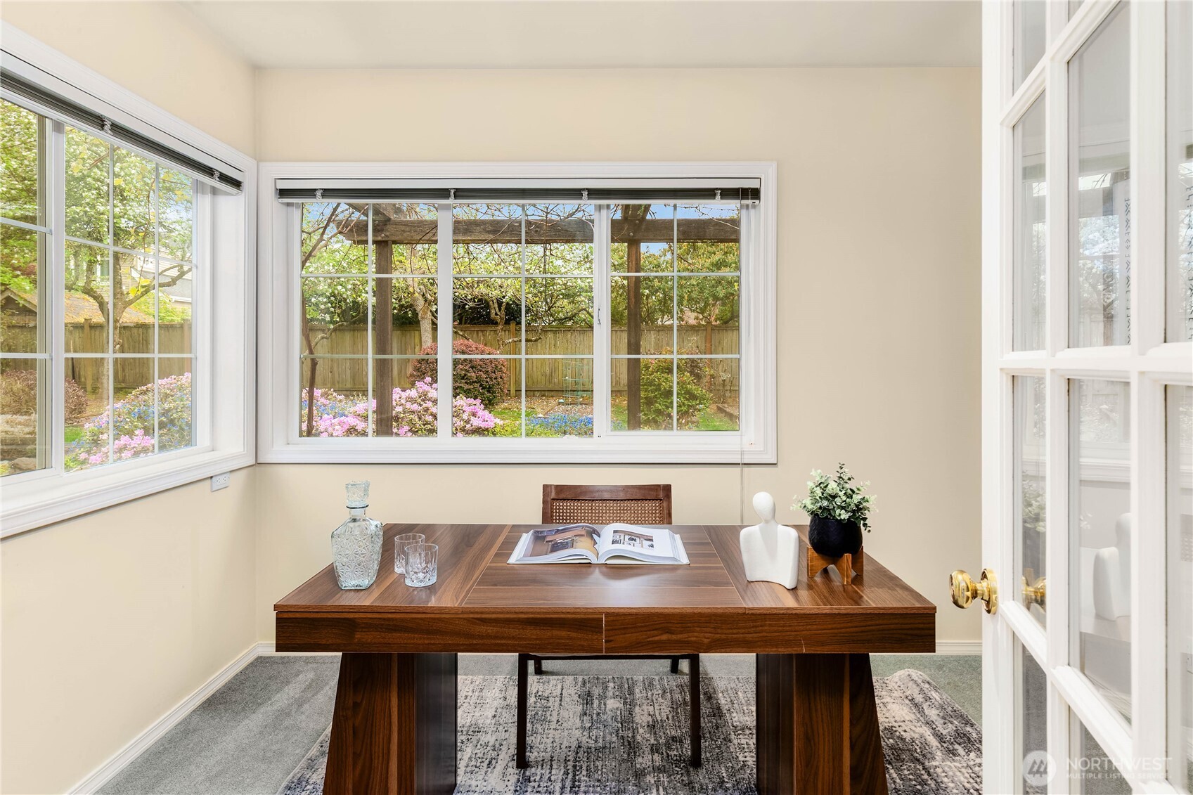 9633 NE 28th Street , Clyde Hill, WA 98004