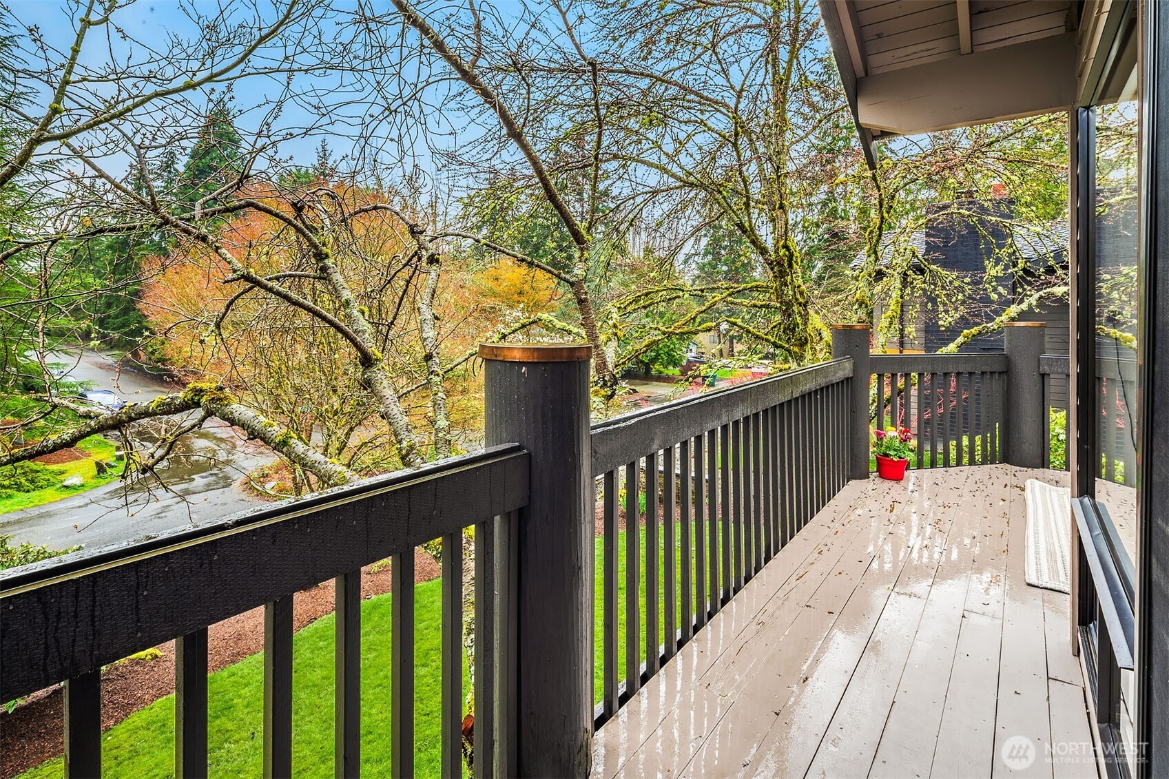 6700 81st Avenue SE, Mercer Island, WA 98040