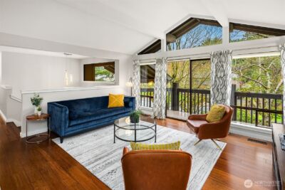 6700 81st Avenue SE, Mercer Island, WA 98040 - Photo 2