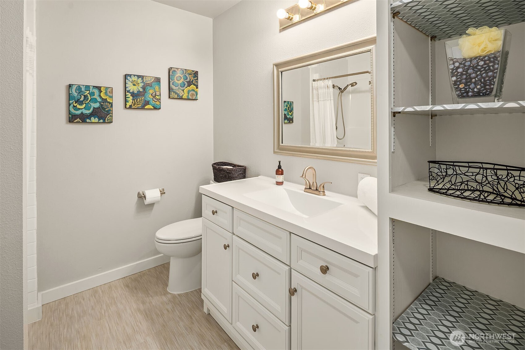 6700 81st Avenue SE, Mercer Island, WA 98040