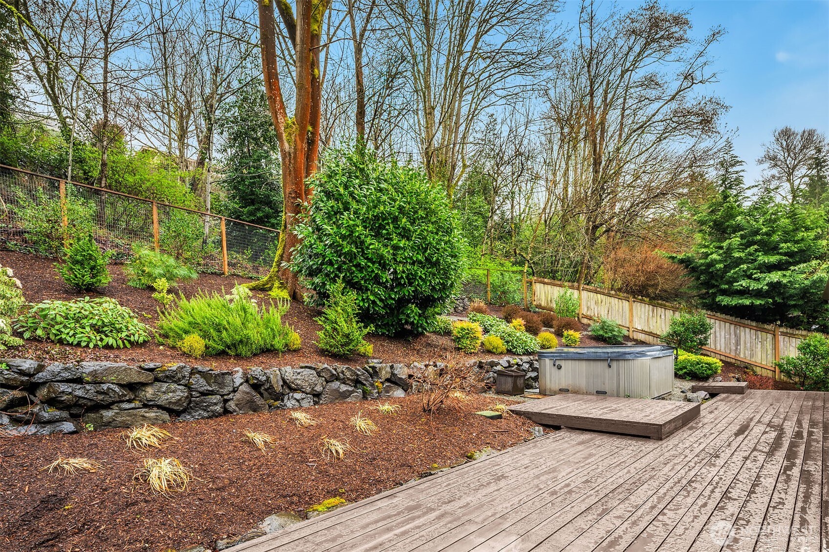 6700 81st Avenue SE, Mercer Island, WA 98040
