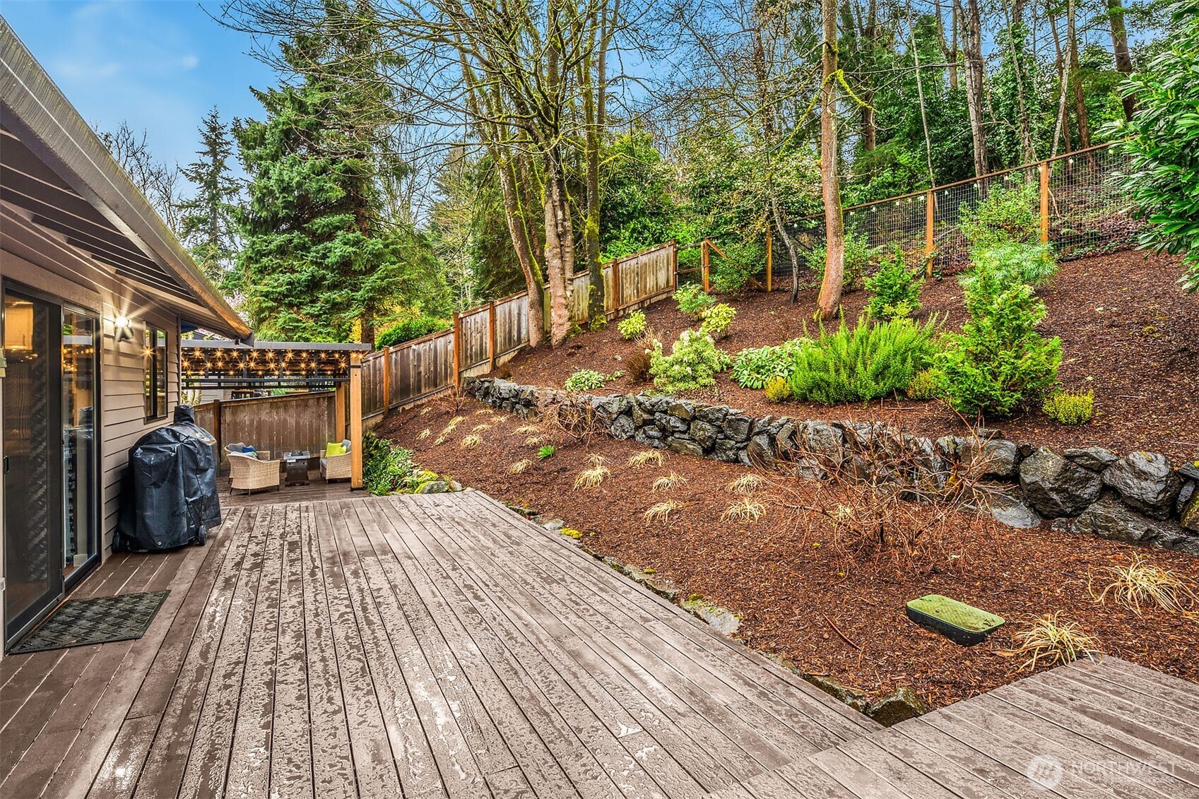 6700 81st Avenue SE, Mercer Island, WA 98040