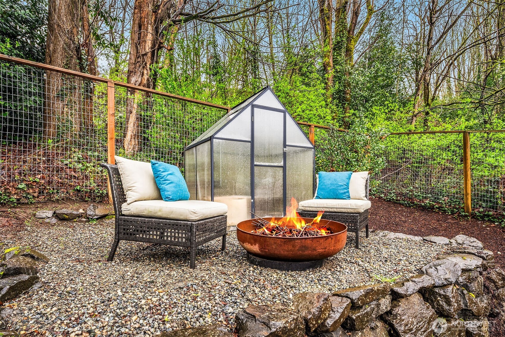 6700 81st Avenue SE, Mercer Island, WA 98040