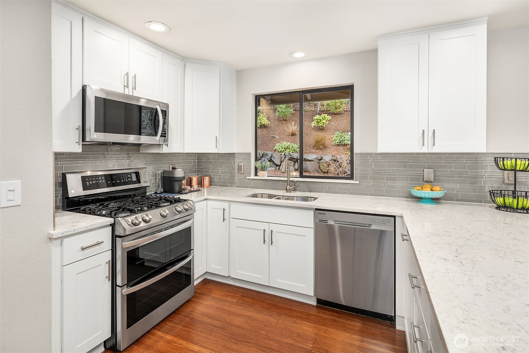 6700 81st Avenue SE, Mercer Island, WA 98040