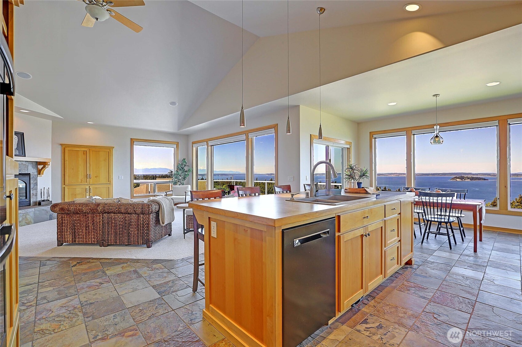1081 Morgan Way , Camano Island, WA 98282