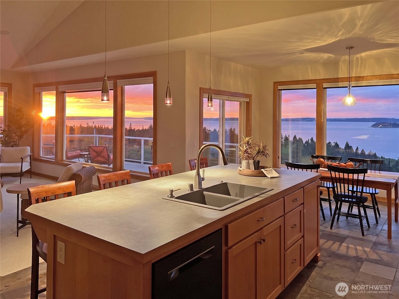 1081 Morgan Way , Camano Island, WA 98282