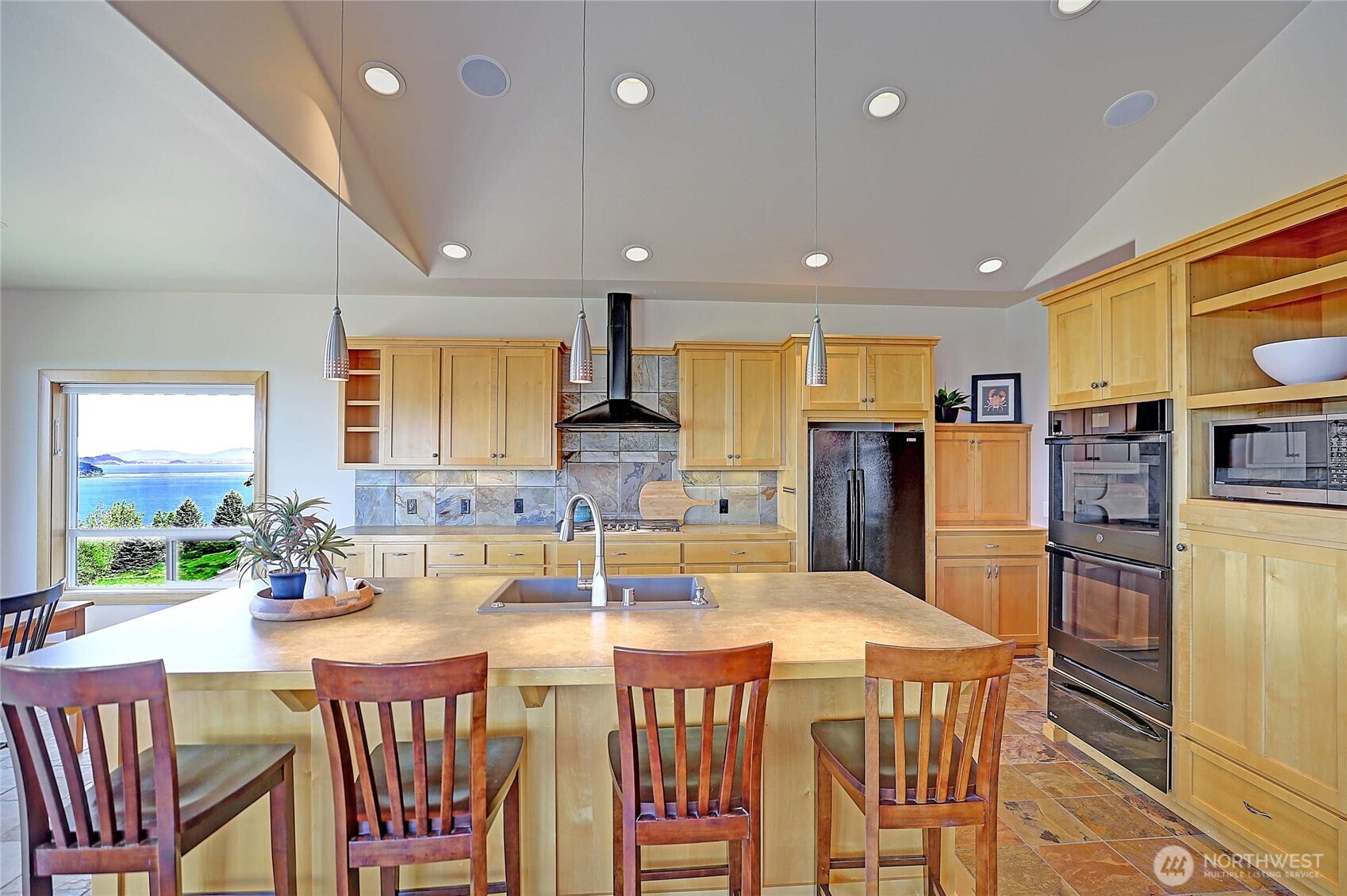 1081 Morgan Way , Camano Island, WA 98282