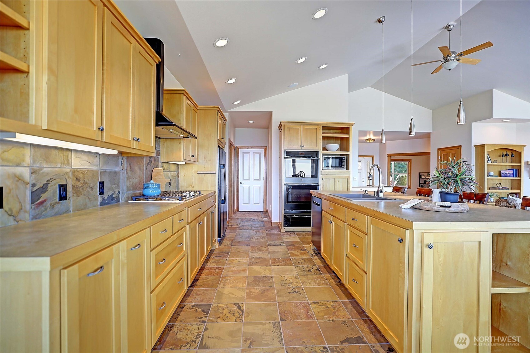 1081 Morgan Way , Camano Island, WA 98282