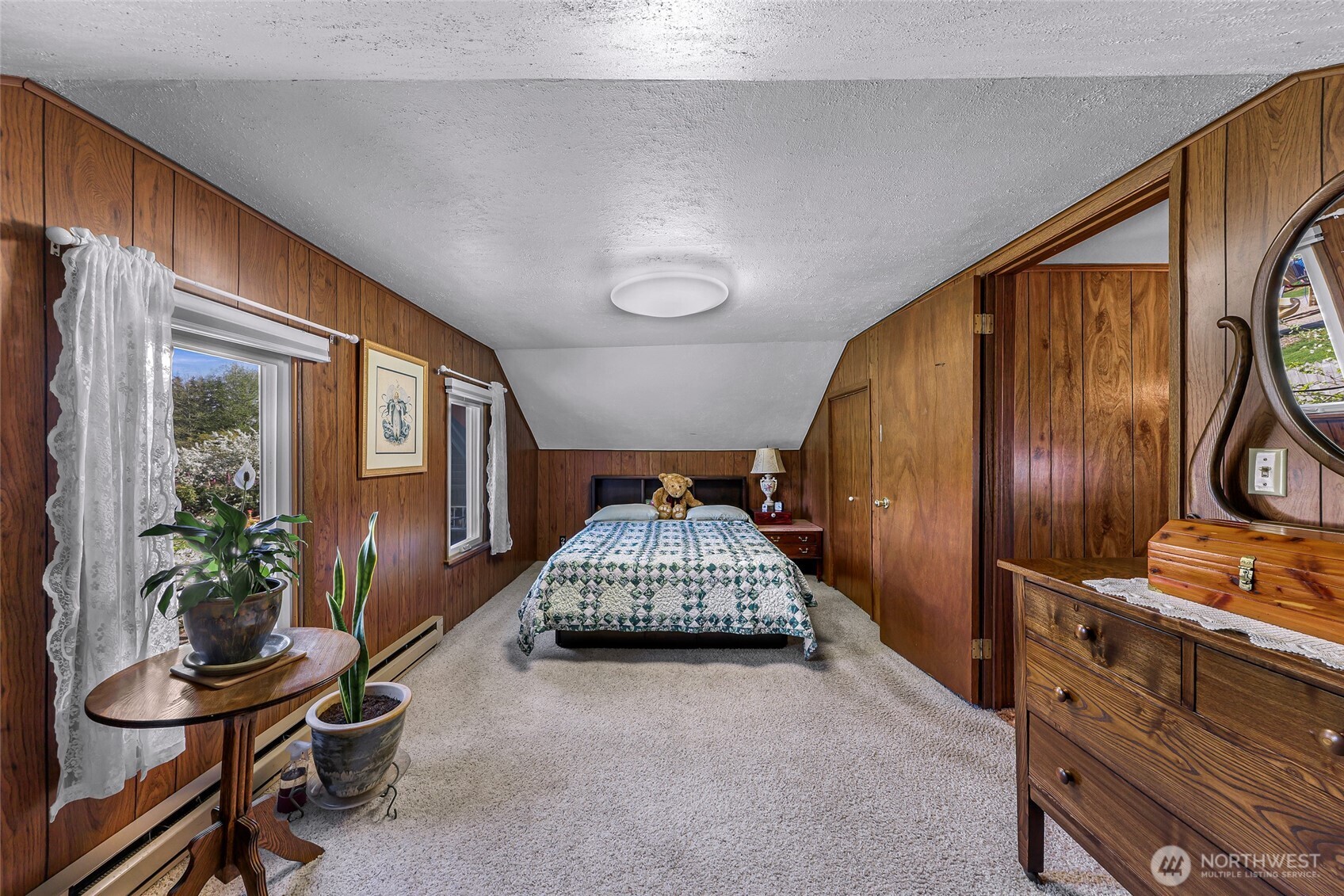 2715 Cedarwood Avenue , Bellingham, WA 98225