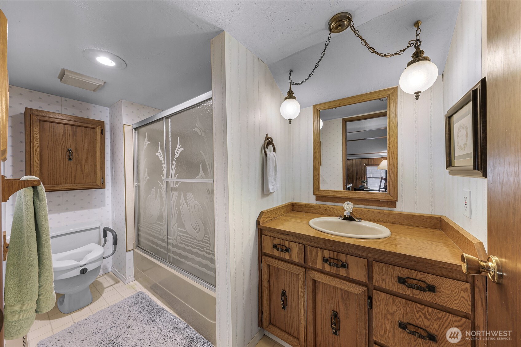2715 Cedarwood Avenue , Bellingham, WA 98225