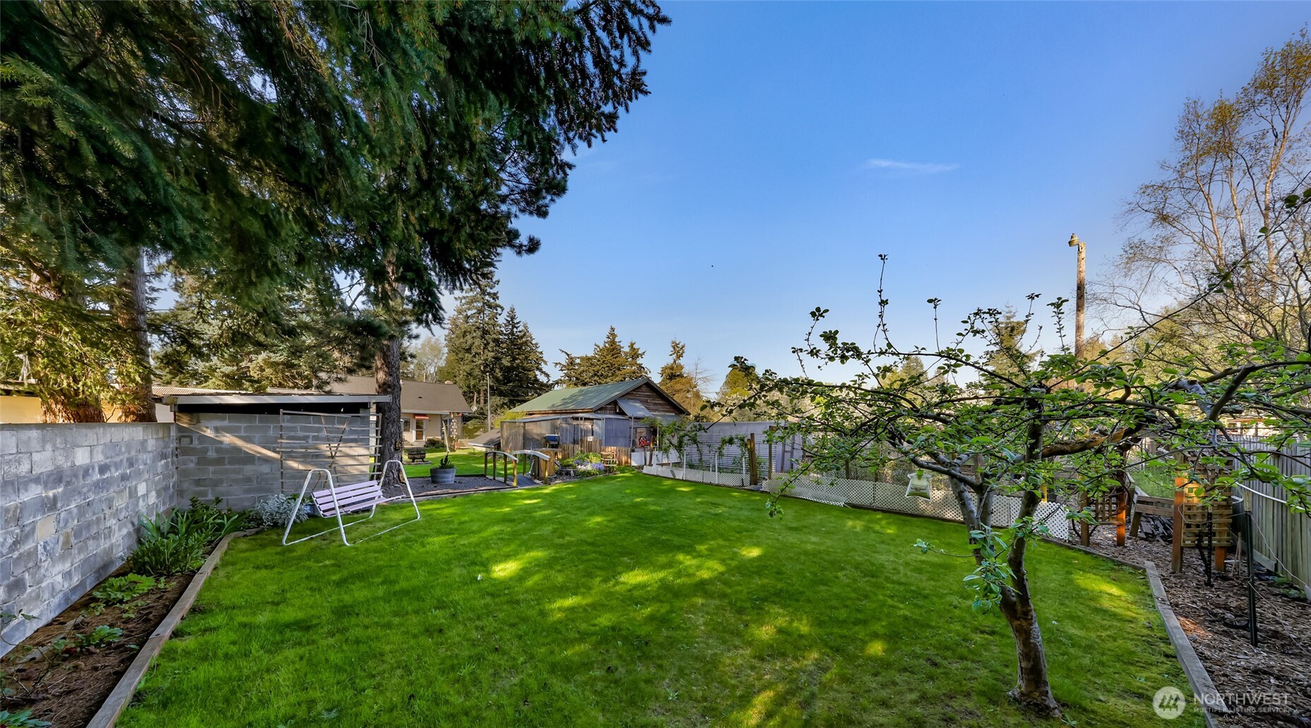 2715 Cedarwood Avenue , Bellingham, WA 98225