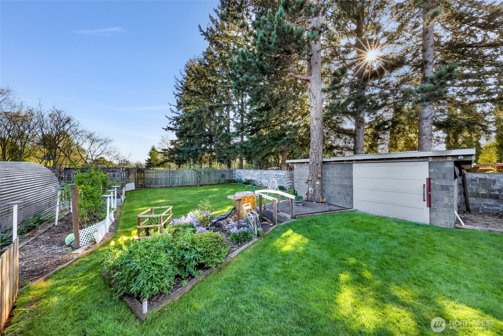 2715 Cedarwood Avenue , Bellingham, WA 98225