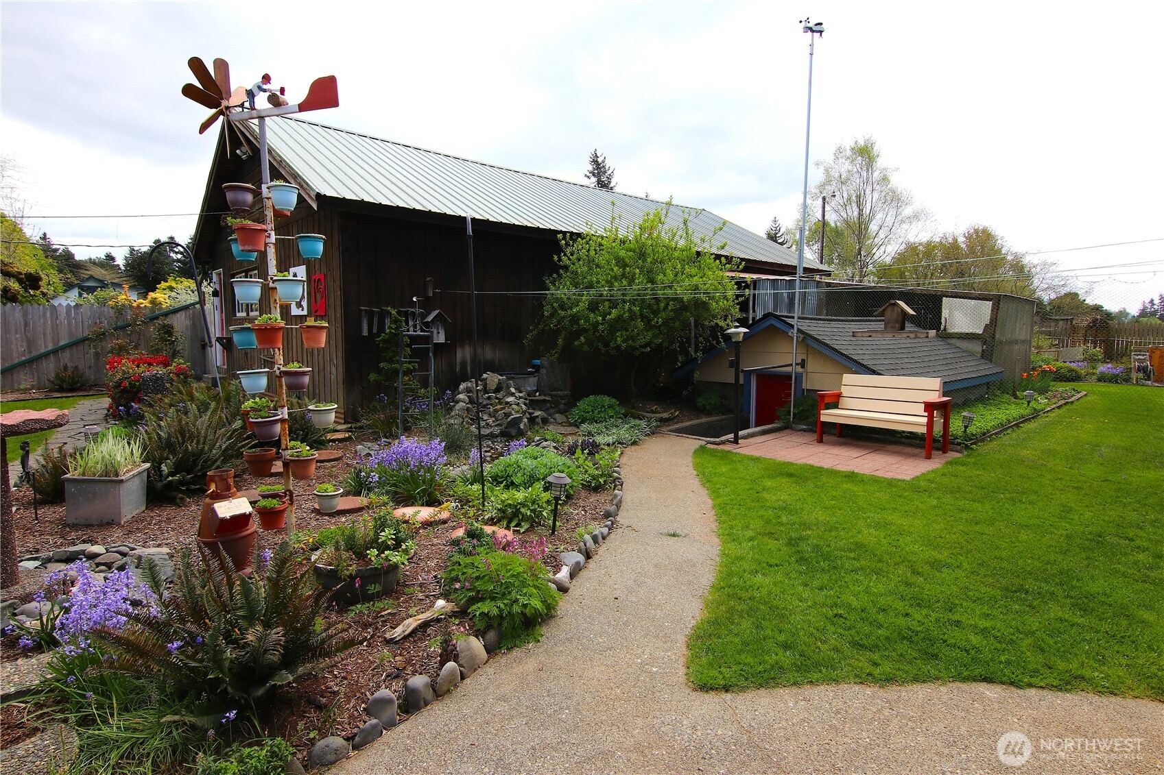 2715 Cedarwood Avenue , Bellingham, WA 98225