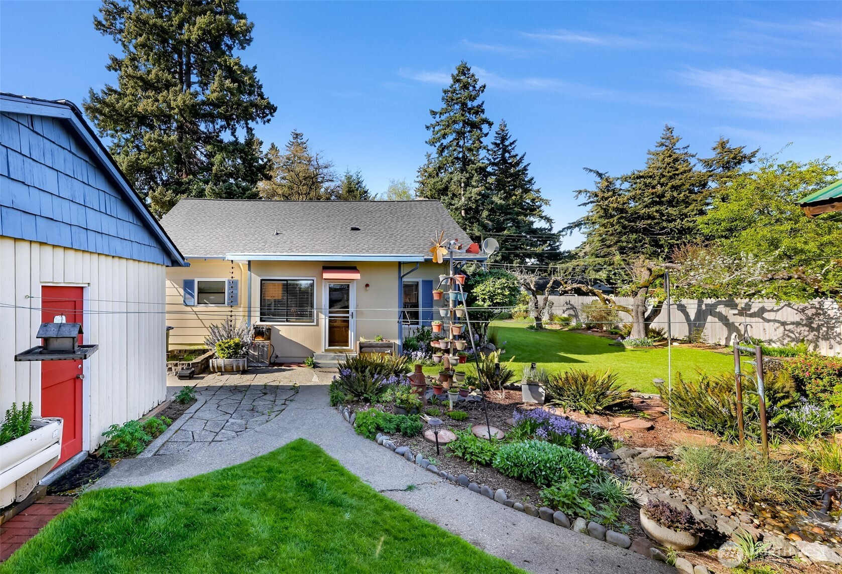 2715 Cedarwood Avenue , Bellingham, WA 98225