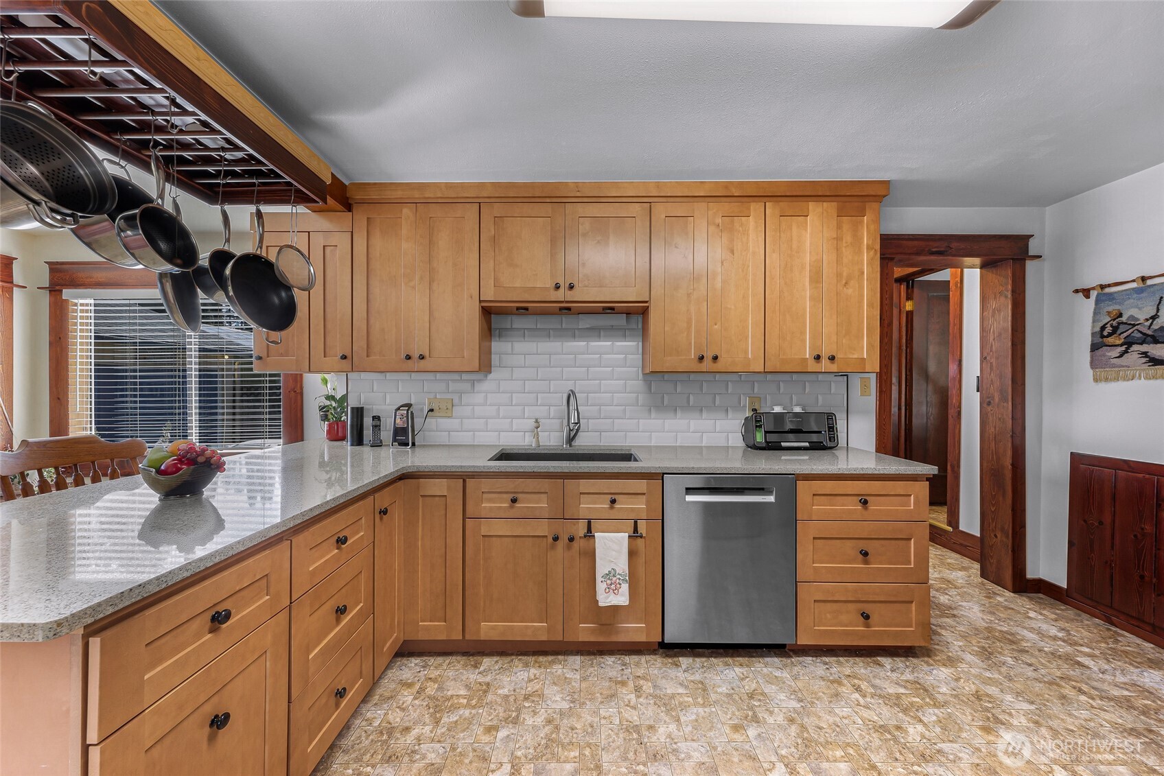 2715 Cedarwood Avenue , Bellingham, WA 98225