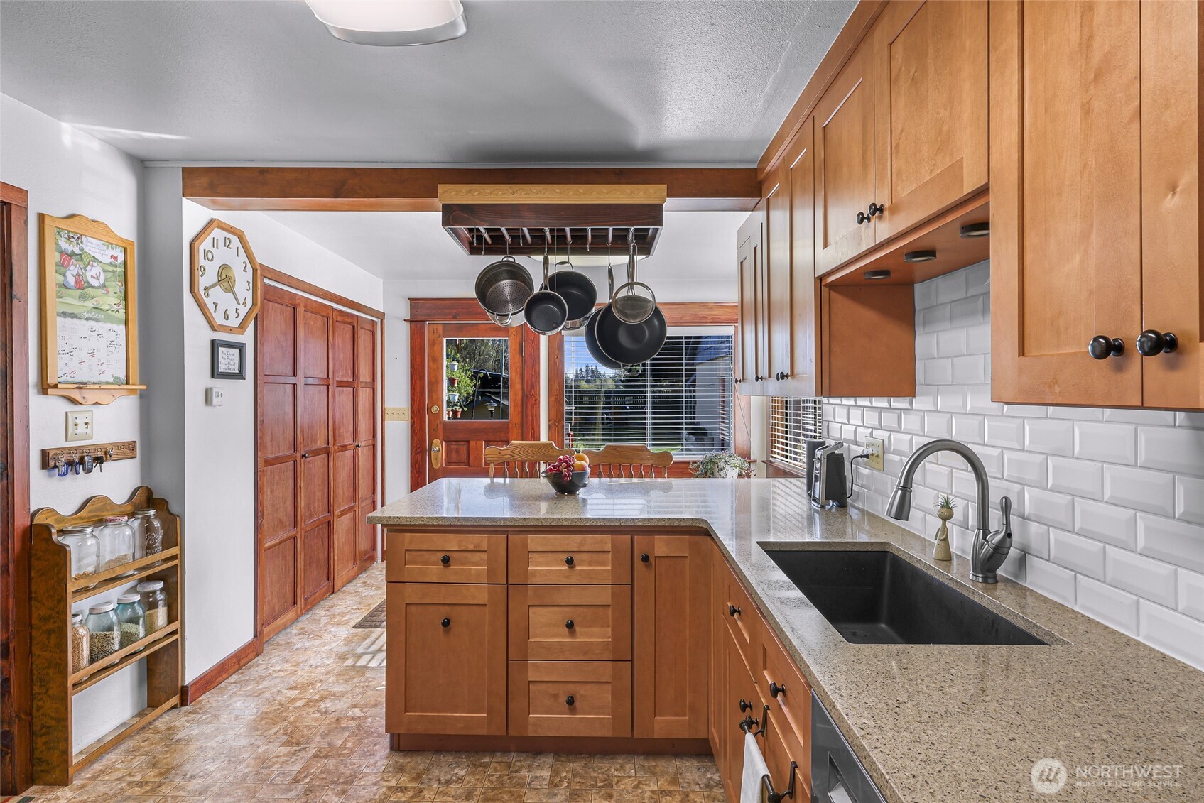 2715 Cedarwood Avenue , Bellingham, WA 98225