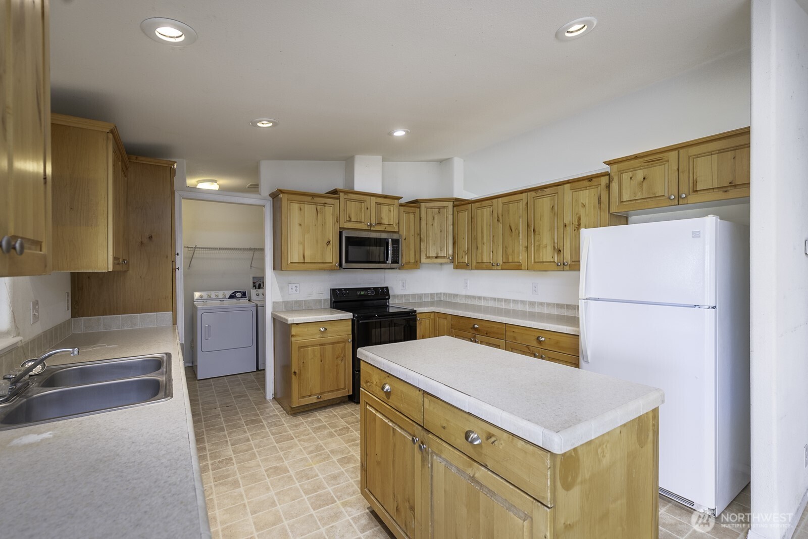 19373 Division Road NW, Soap Lake, WA 98851