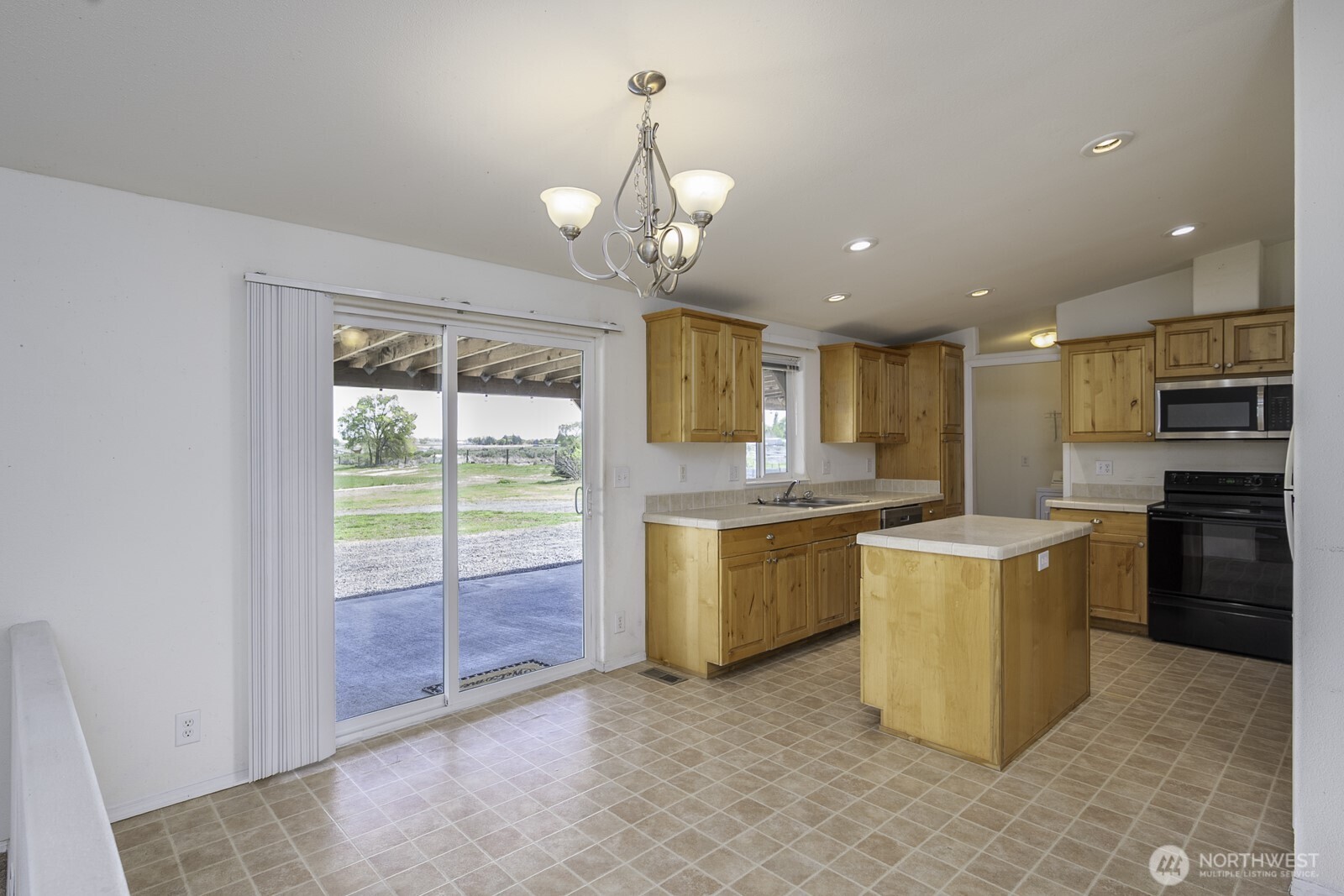 19373 Division Road NW, Soap Lake, WA 98851