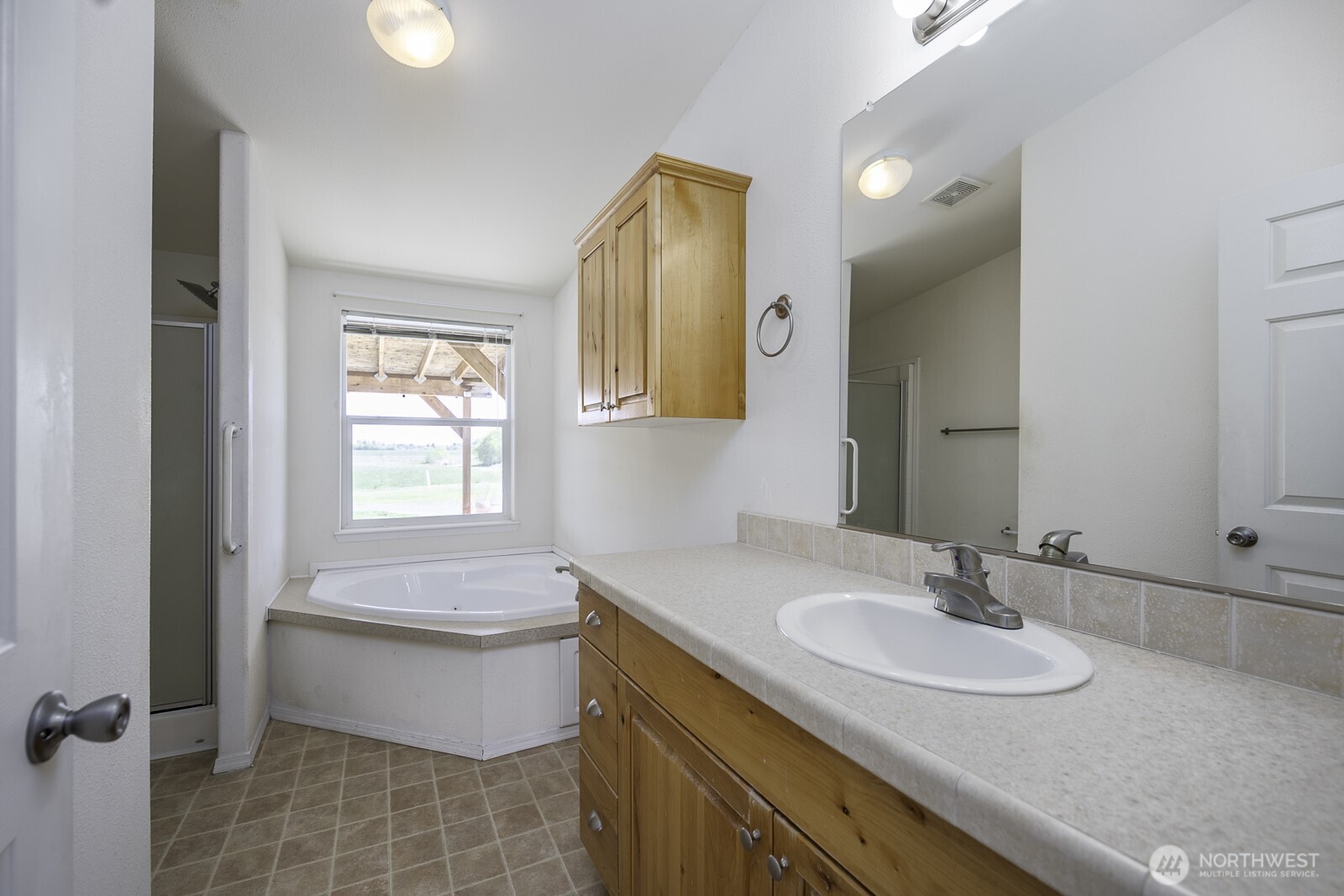 19373 Division Road NW, Soap Lake, WA 98851