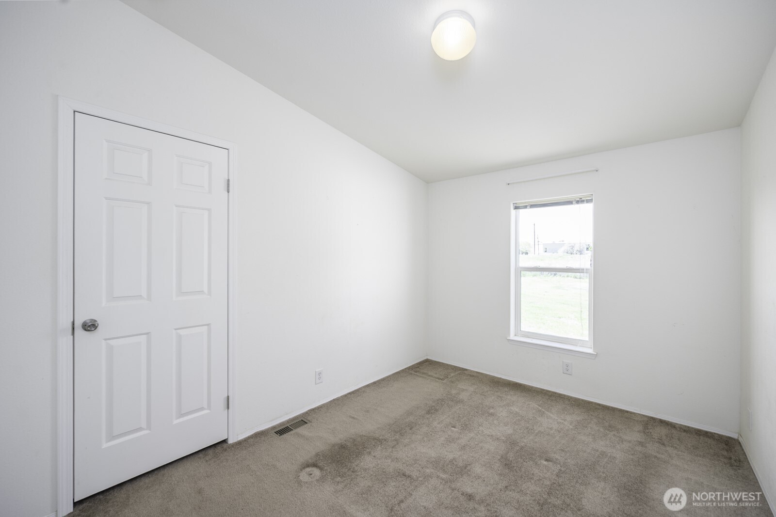 19373 Division Road NW, Soap Lake, WA 98851