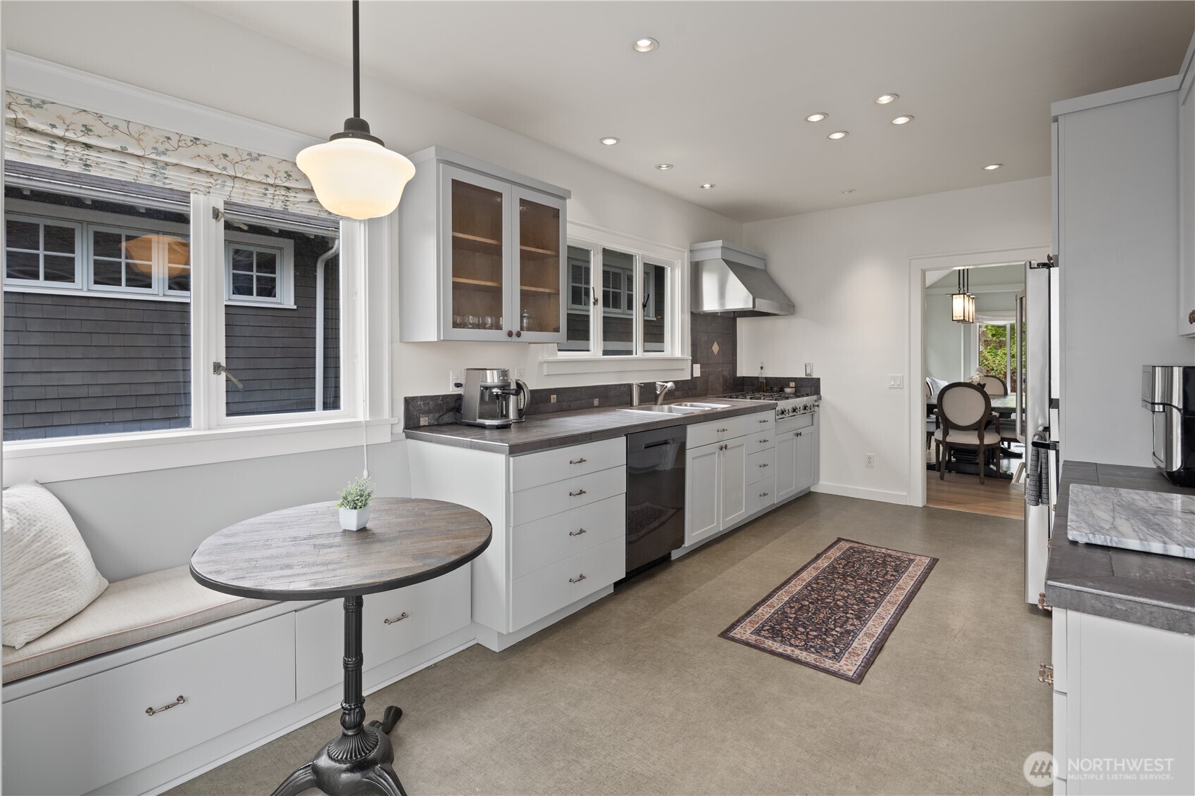 4306 Burke Avenue N, Seattle, WA 98103