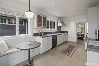 4306 Burke Avenue N, Seattle, WA 98103 - Photo 12