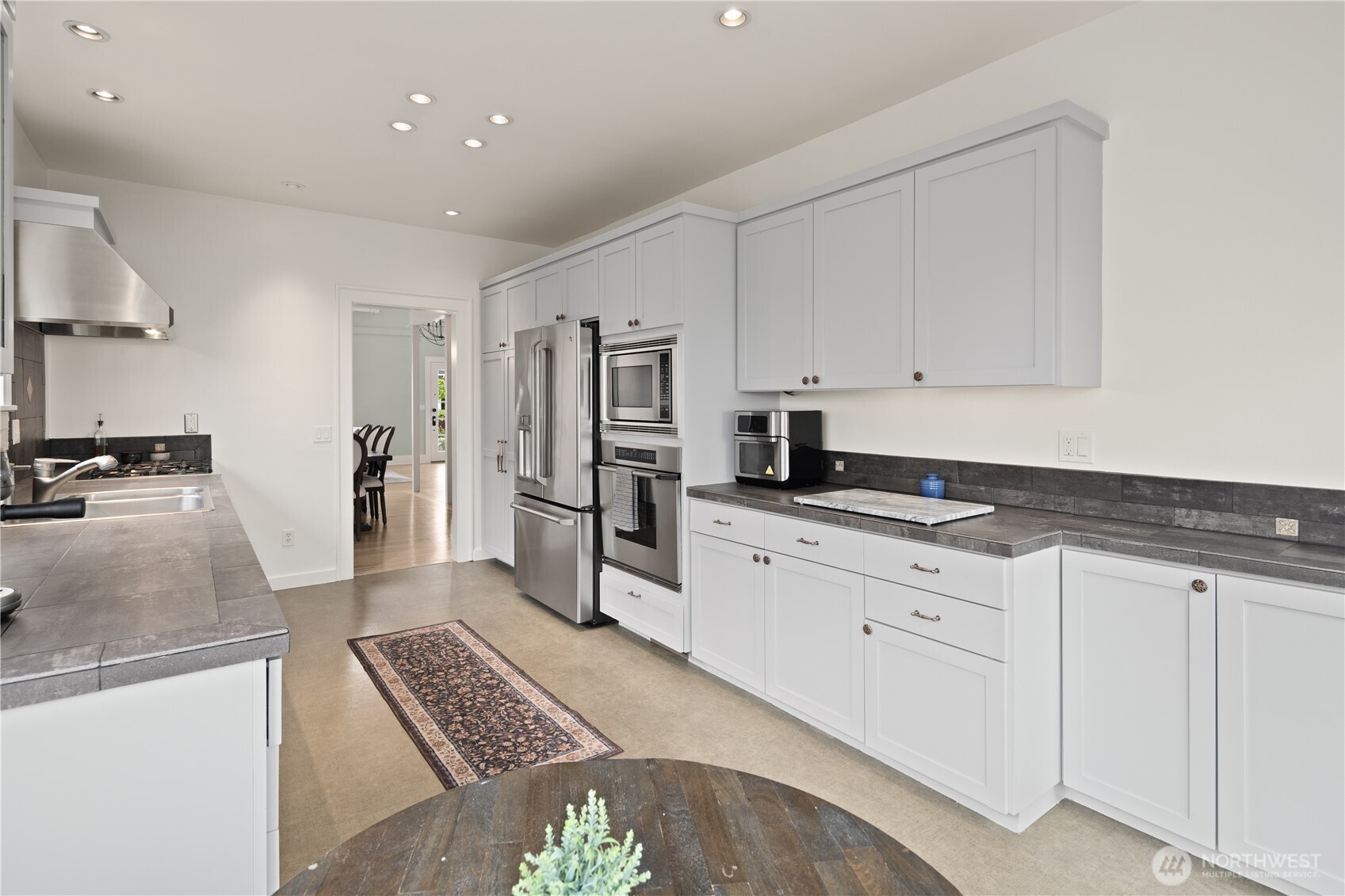4306 Burke Avenue N, Seattle, WA 98103