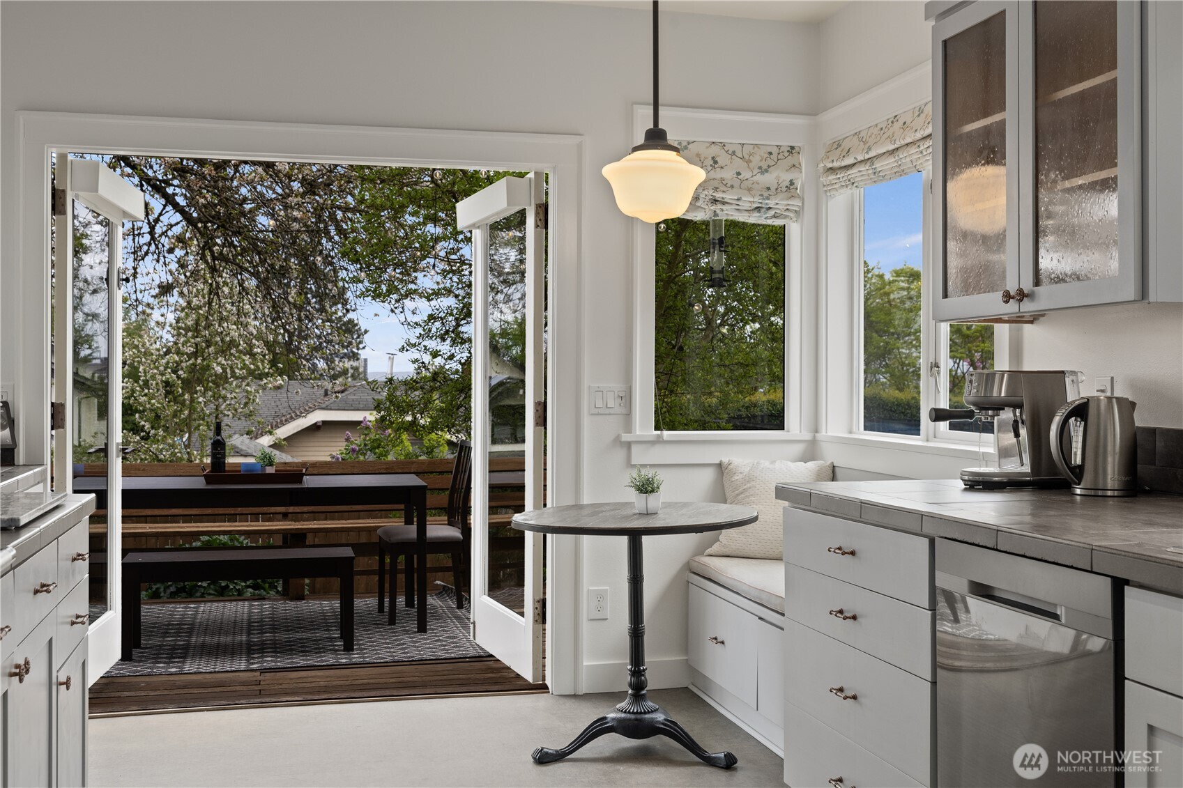 4306 Burke Avenue N, Seattle, WA 98103