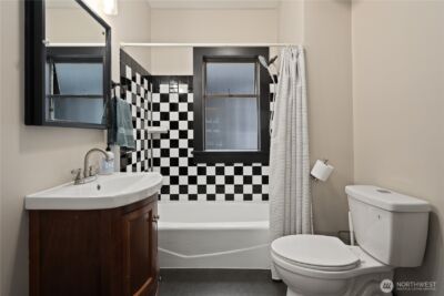 4306 Burke Avenue N, Seattle, WA 98103 - Photo 17