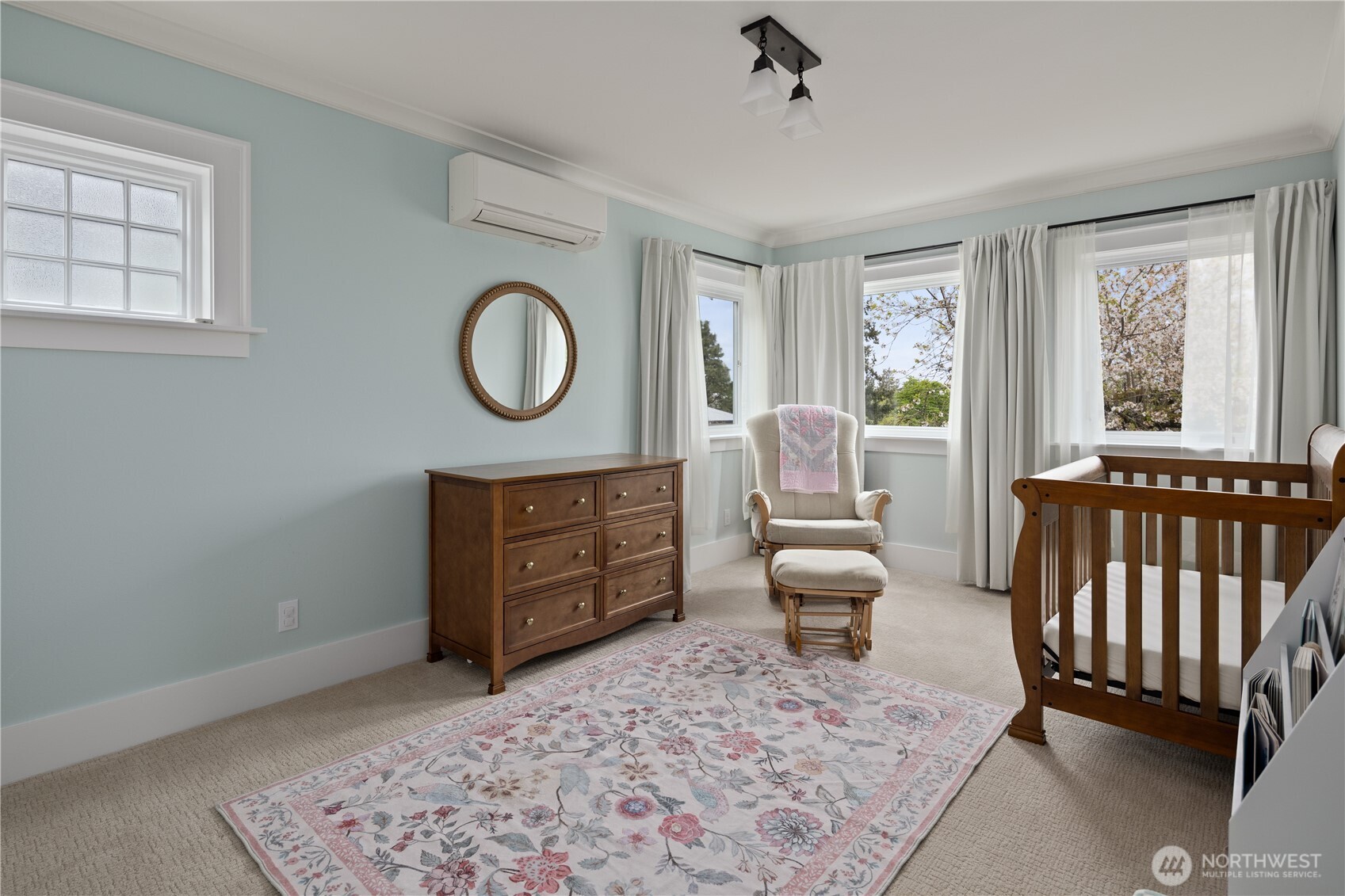 4306 Burke Avenue N, Seattle, WA 98103