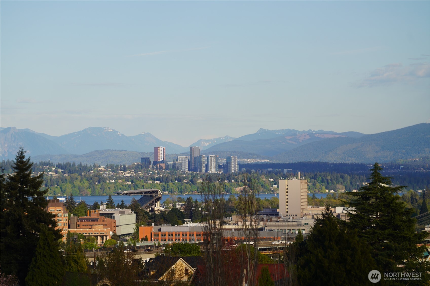 4306 Burke Avenue N, Seattle, WA 98103