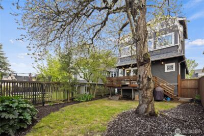 4306 Burke Avenue N, Seattle, WA 98103 - Photo 37