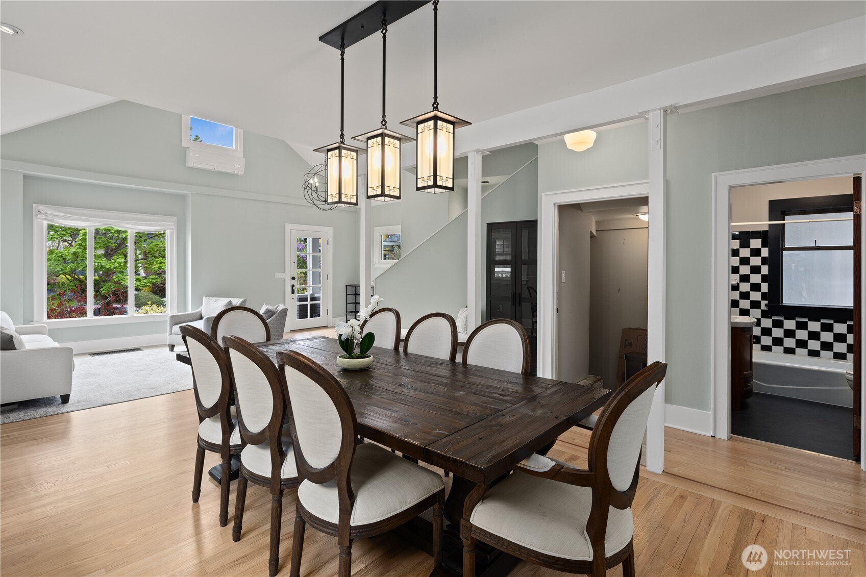 4306 Burke Avenue N, Seattle, WA 98103