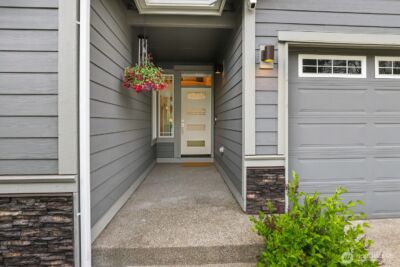 1402 89th Avenue SE, Tumwater, WA 98501 - Photo 2