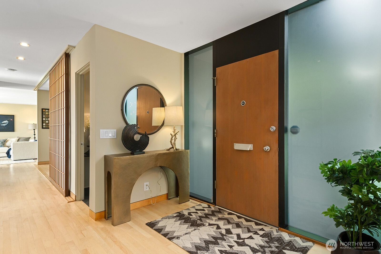 8627 Fauntlee Crest SW, Seattle, WA 98136