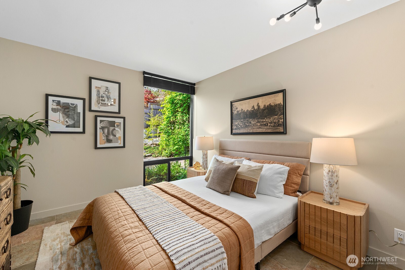 8627 Fauntlee Crest SW, Seattle, WA 98136