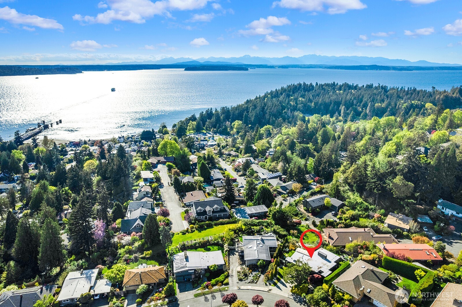 8627 Fauntlee Crest SW, Seattle, WA 98136
