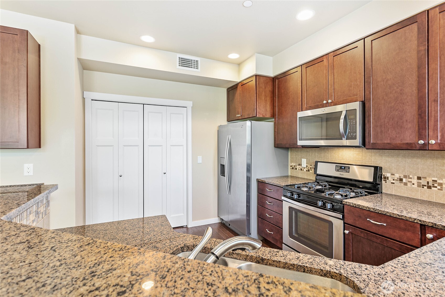 8780 Depot Rd #207, Lynden, WA 98264