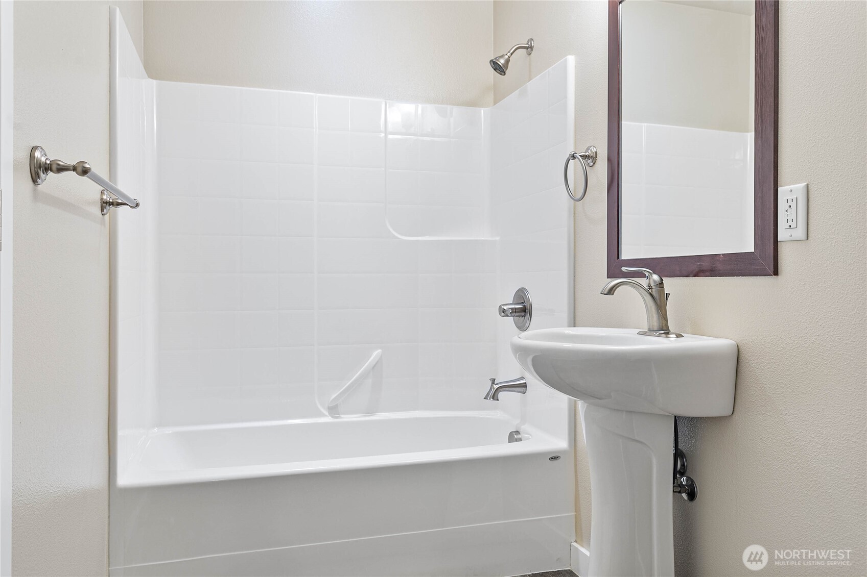 8780 Depot Rd #207, Lynden, WA 98264